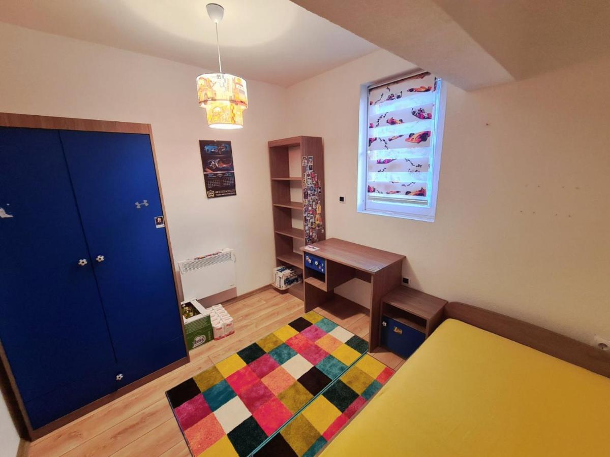 Apartment Zlatiste *